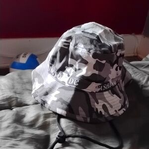 Bucket hat